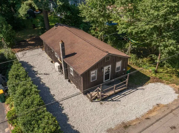 16 3Rd Street, Kingston, NH 03848