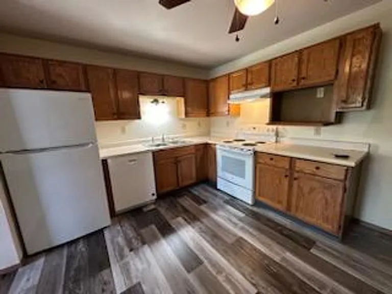 Joann Lane Apartments — Photo 21