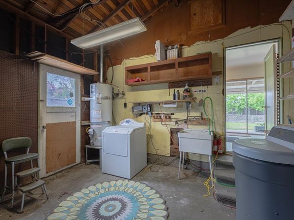 141 Mayfair Dr, Salinas, CA 93905