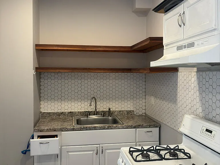 12-16 Rosz Pl #12-2 — Photo 6
