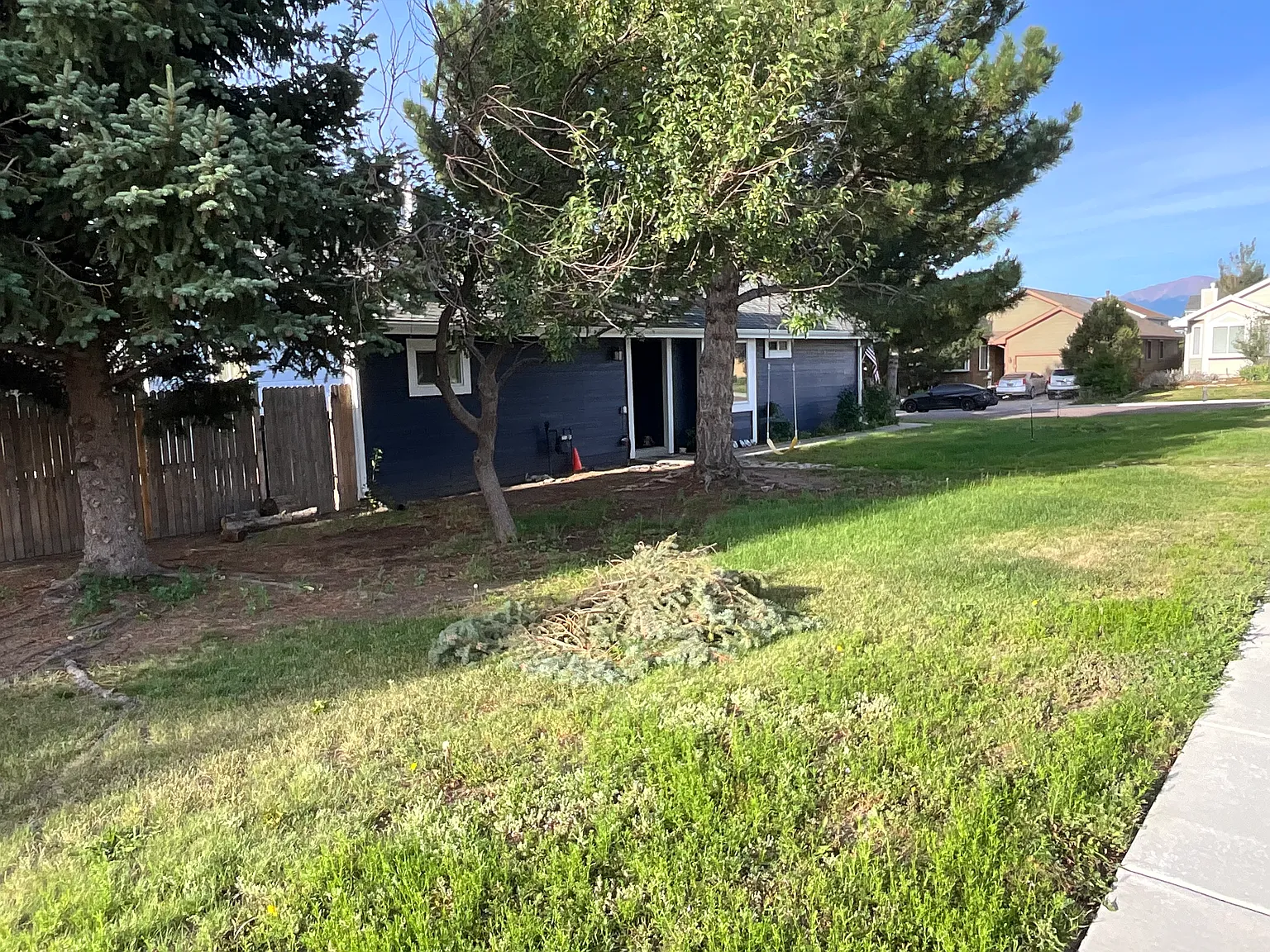 8285 Scarborough Dr — Photo 3