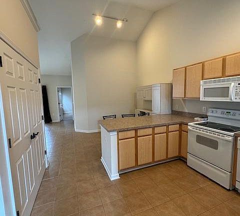 2nd image of 310 Hibiscus Way