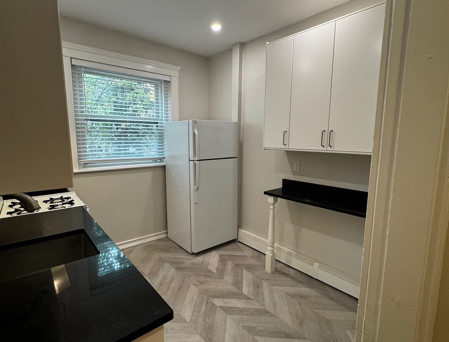 2 bed, 1000 sqft, $3,250 — Photo 4