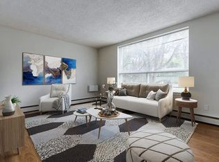 327 11th St E #104, Saskatoon, SK S7N 0E5