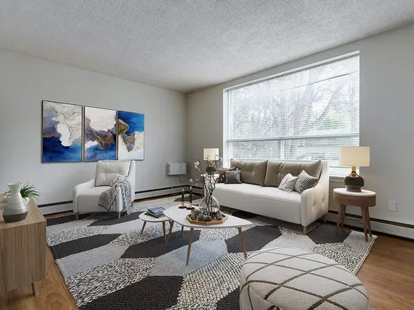 327 11th St E #104, Saskatoon, SK S7N 0E5