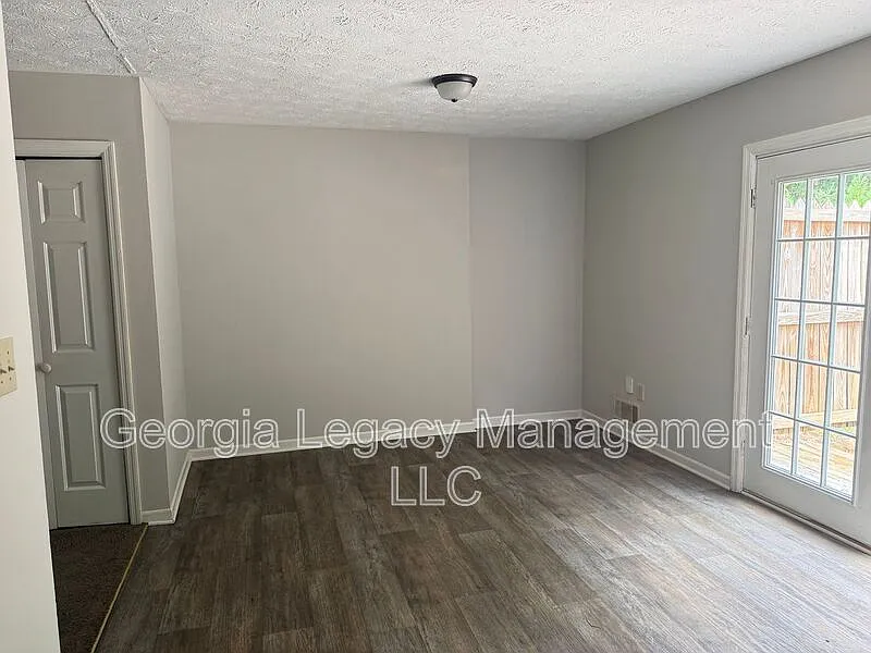 3 bed, 2.5 bath, $1,475 — Photo 3