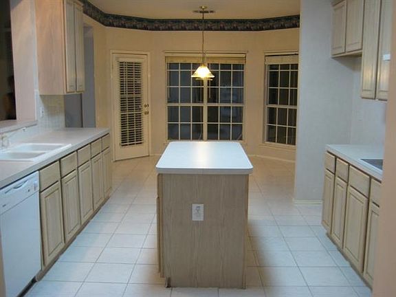 3rd image of 8228 Mount Shasta Cir