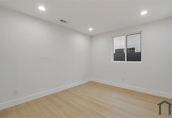4th image of 2821 Blanchard St #2