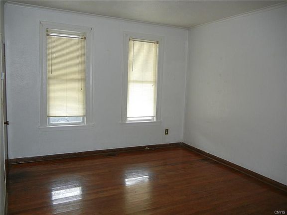 4th image of 108 Schneider St