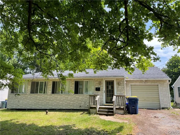 109 Skyview Ter, Syracuse, NY 13219