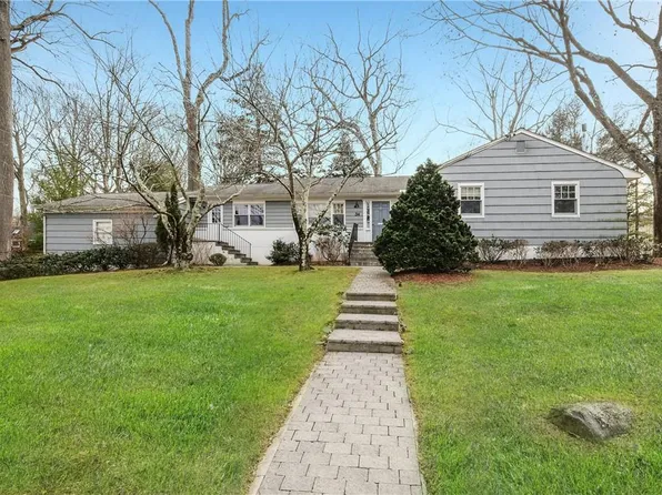 34 Sammis Lane, White Plains, NY 10605