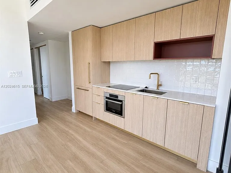 90 NE 32nd St #301 — Photo 3