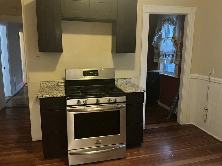 9 Grove St #3 — Photo 10