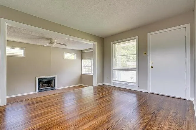 1749 Dearing Rd — Photo 10