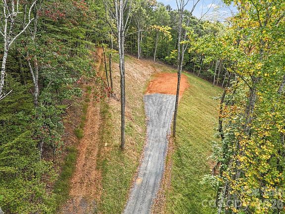 4th image of Poplar Dr