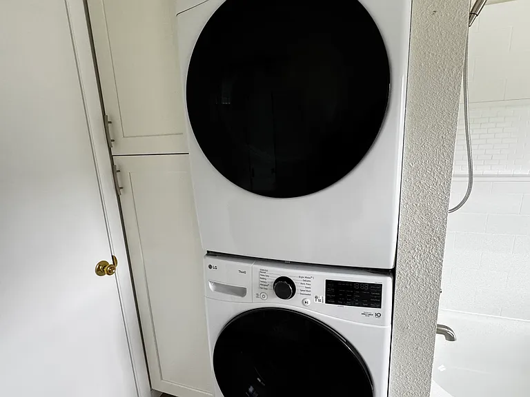Newly remodeled upstairs bathroom. All new appliances.