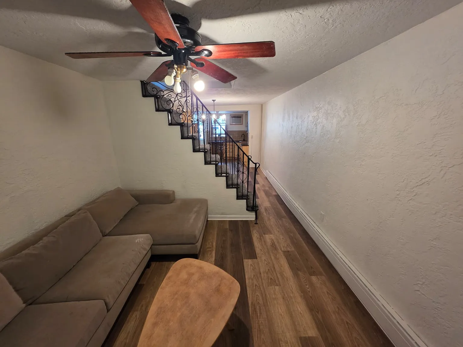 4 bed, 1200 sqft, $3,000 — Photo 2