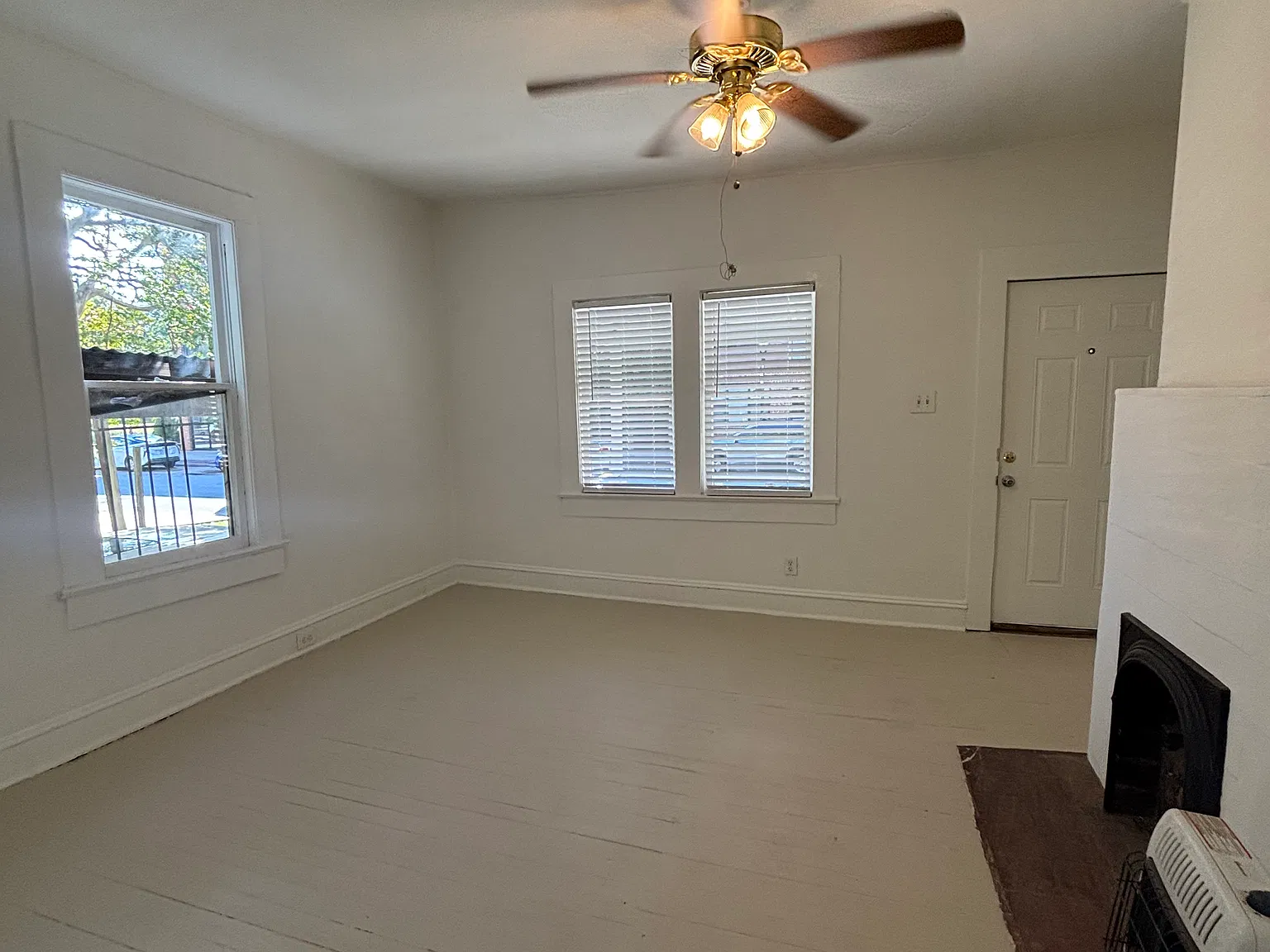 1 bed, 1.5 bath, 1000 sqft, $1,900 — Photo 2