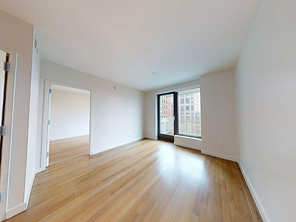 5th image of 515 E 86th St #1005