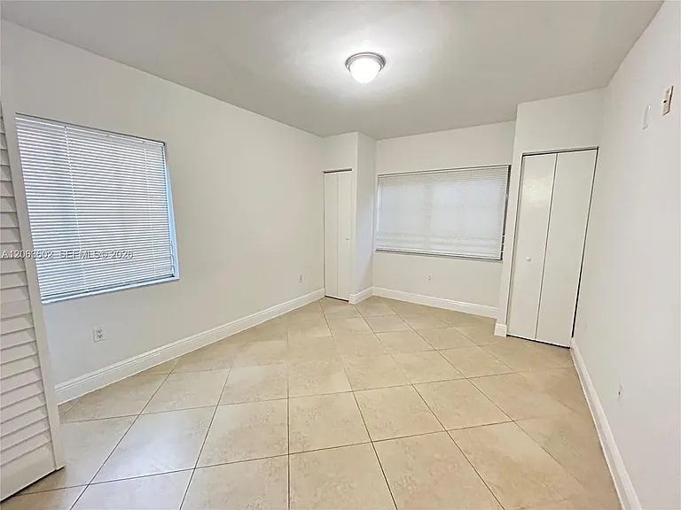 1034 Lenox Ave #10 — Photo 10
