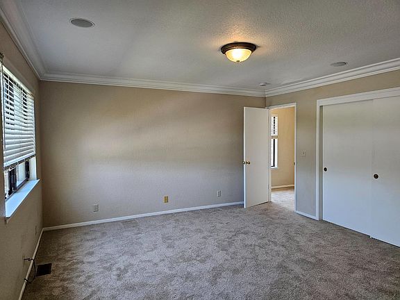 4th image of 174 Hope Dr