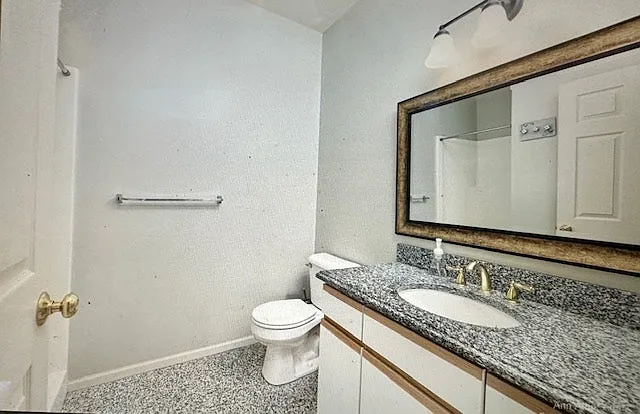 Enclosed toilet