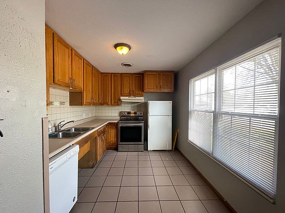 3rd image of 612 E Campus Dr APT C6