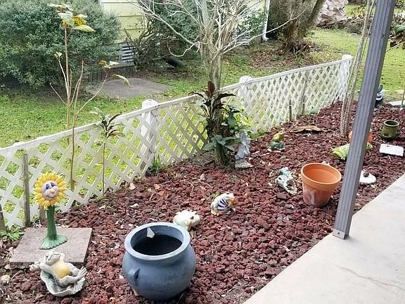 4th image of 930 Jacaranda Dr