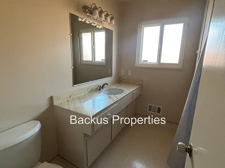 1150 San Diego Dr — Photo 23