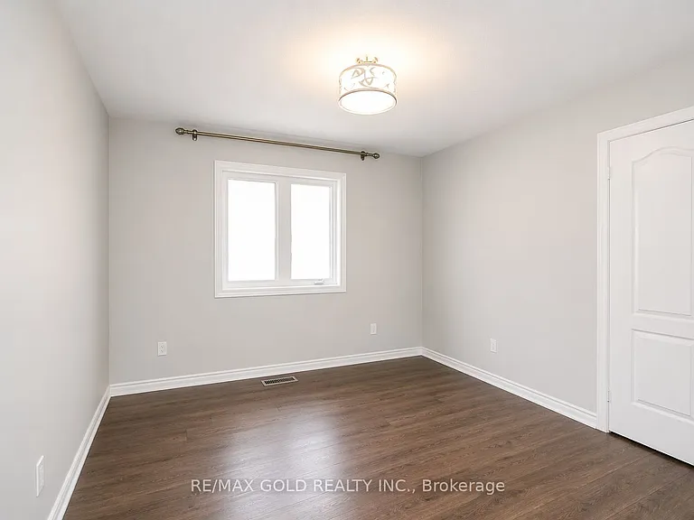 26 Hellyer Ave — Photo 12
