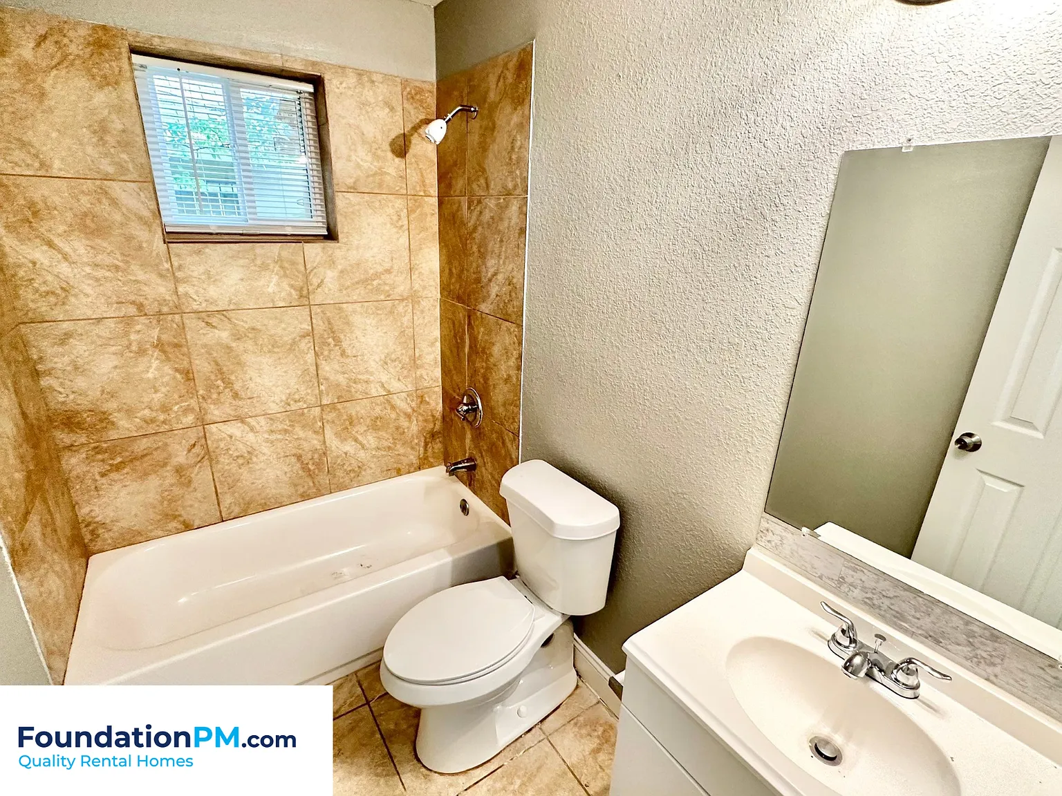 1165 Krayer Street - 4 — Photo 3