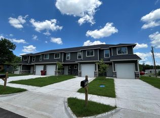 208 Henderson St, Bonham, TX 75418