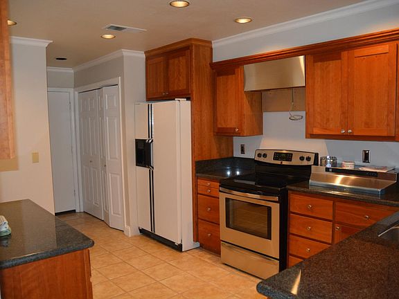 2nd image of 17179 Creekside Cir