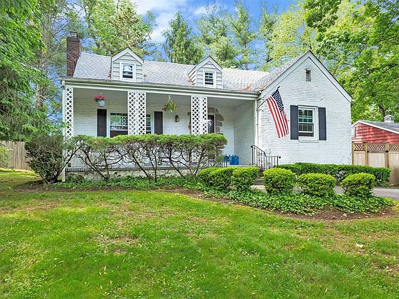 4th image of 50 Saint Andrews Ln