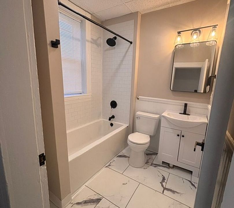 1st image of 136 W Pearl St #2