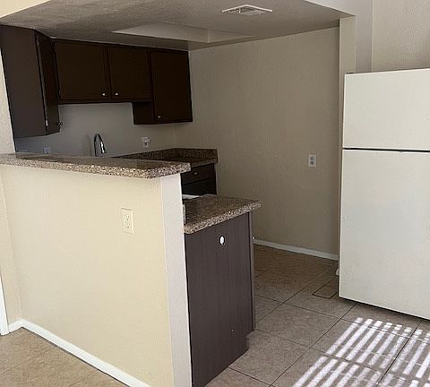 4th image of 13605 N 20th St APT 6