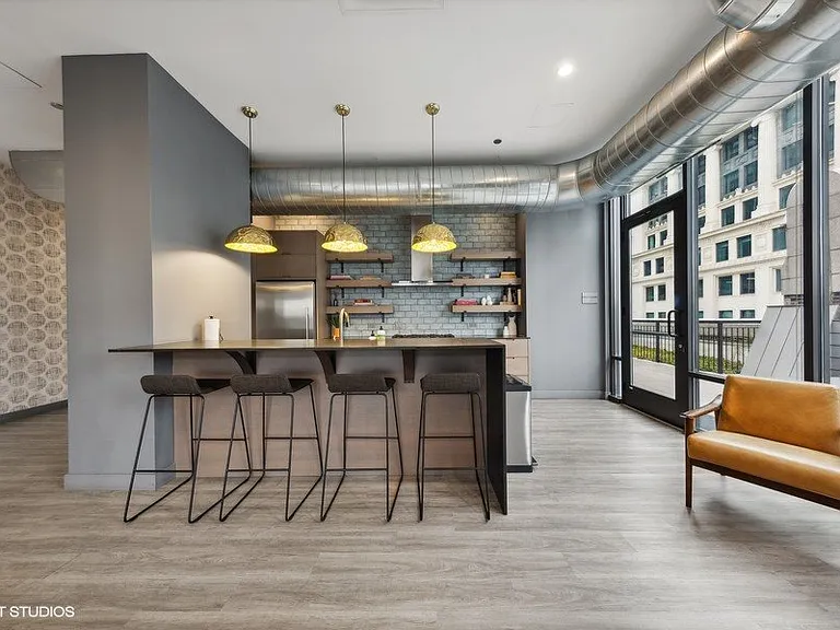 330 S. Wells St — Photo 56