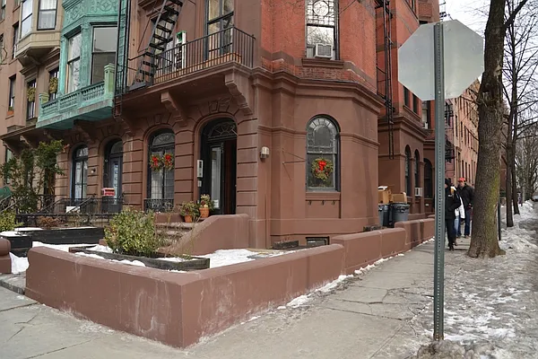 Rented by MNS | media 22