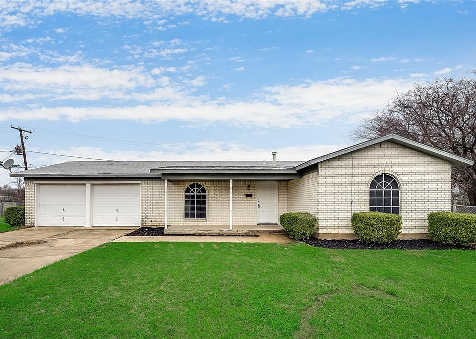 2nd image of 6337 Solona Cir N