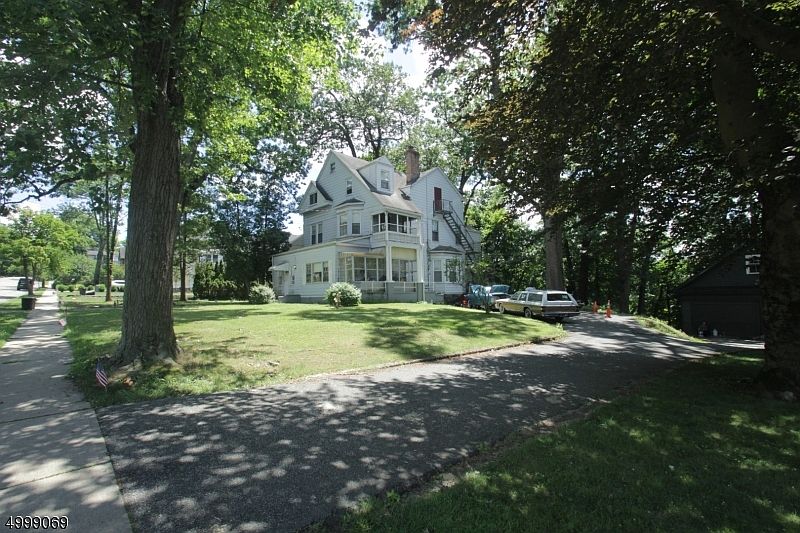 Building Photo 3