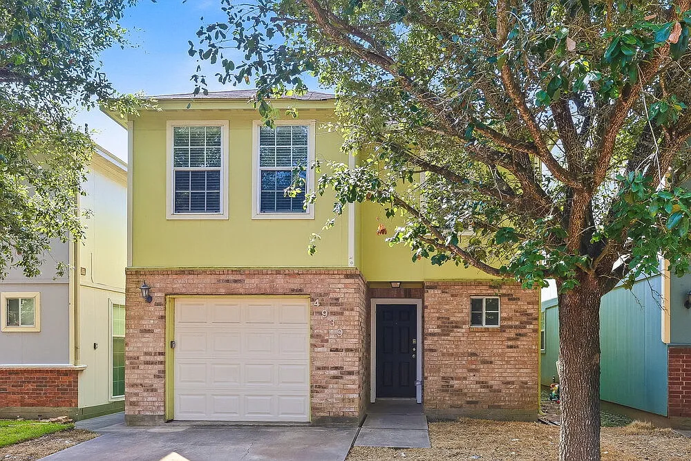 4 bed, 2.5 bath, 1700 sqft, $1,665 — Photo 1