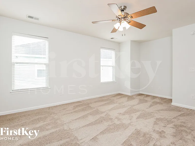 229 Oglethorpe Cir — Photo 11