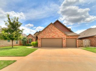 11712 SW 25th Ct, Yukon, OK 73099