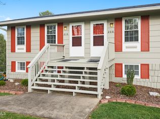 208 Redstone Dr, Bristol, TN 37620