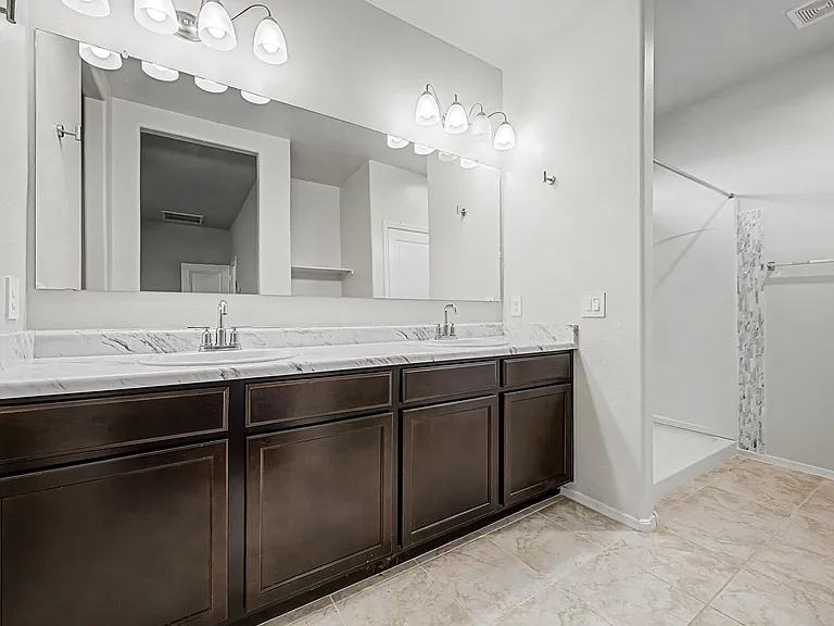 1302 W Raymond Ave — Photo 18