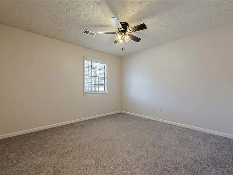 2491 Redfield Dr — Photo 26