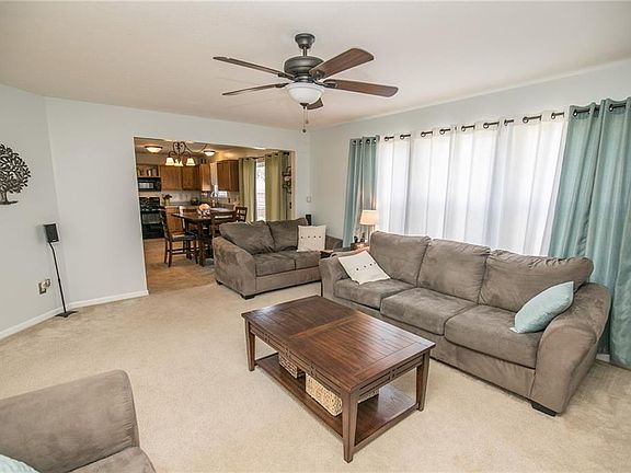 5th image of 7586 Sheffield Ct