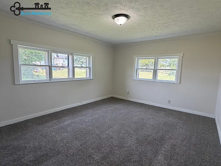 5828 S Farm Road 67 — Photo 5