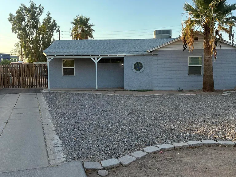 2336 W Orange Dr — Photo 2