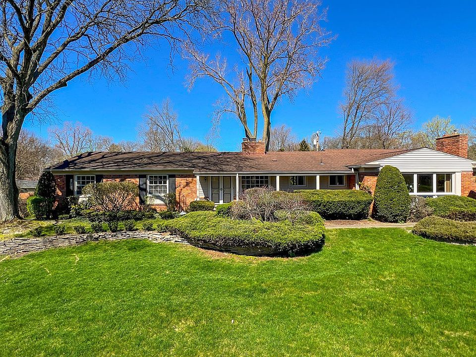 1st image of 6966 Sandalwood Dr